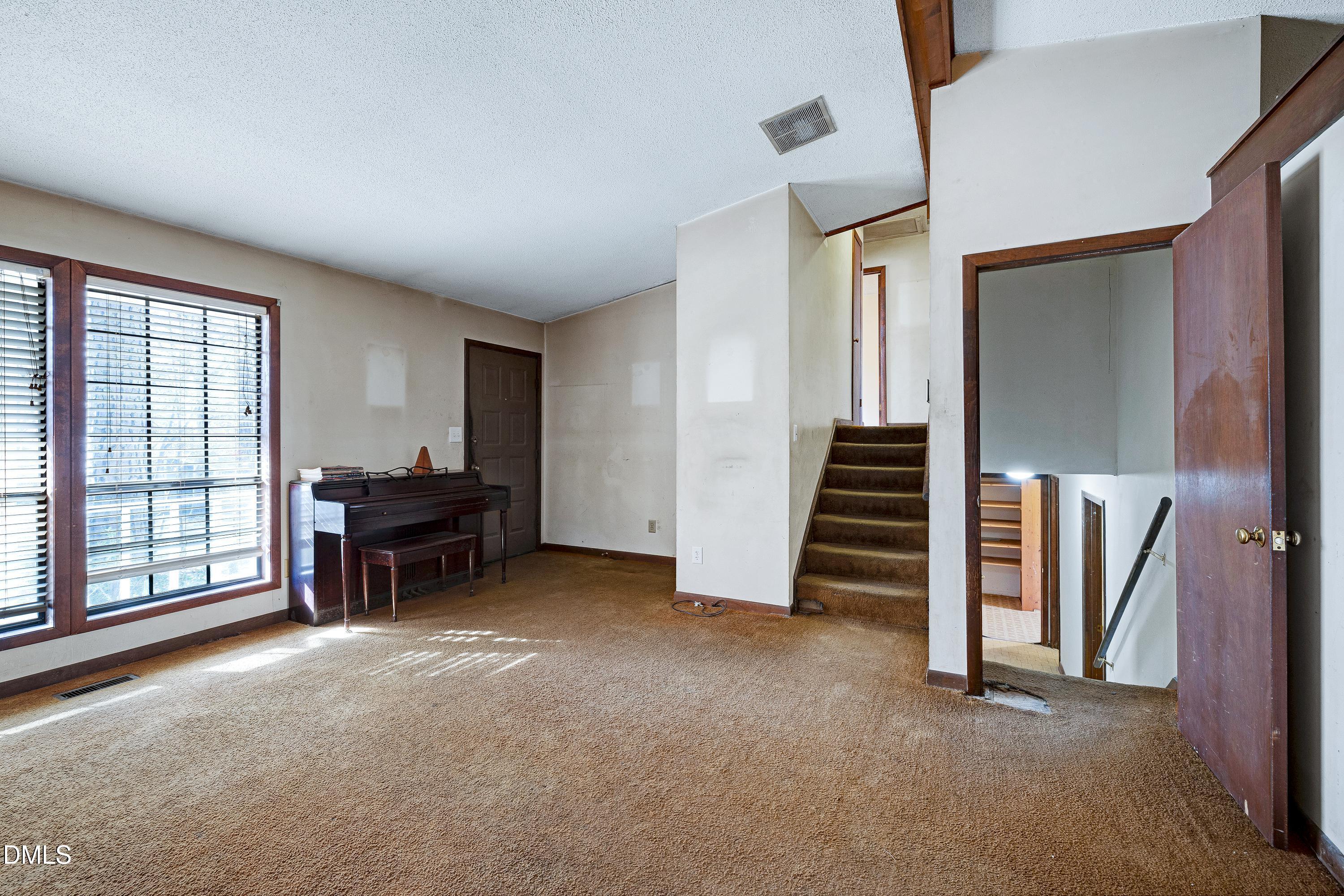 1006 Suterland Road Cary, NC 27511 - Photo 4 of 51 Scene-10