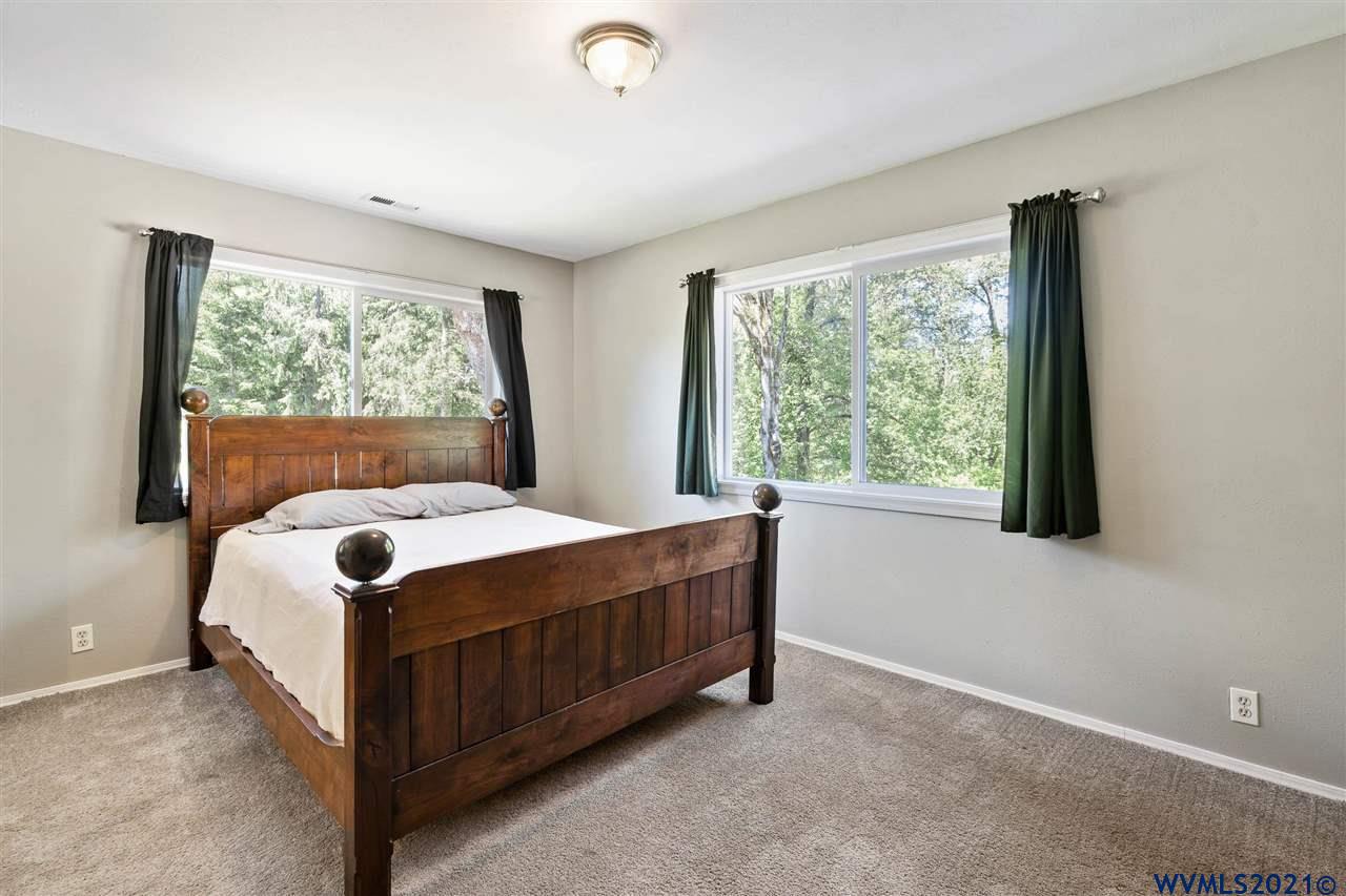 33004 Brewster Road Lebanon, OR 97355 - Photo 19 of 33 Gallery Image 19