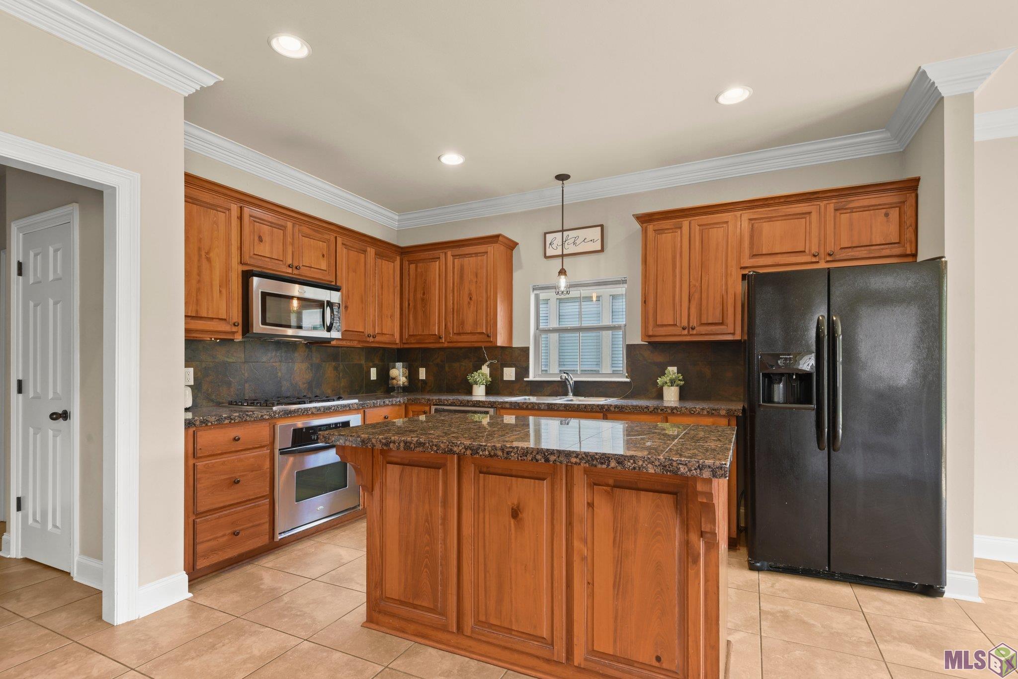 15104 Wax Myrtle Avenue Baton Rouge, LA 70817 - Photo 4 of 23