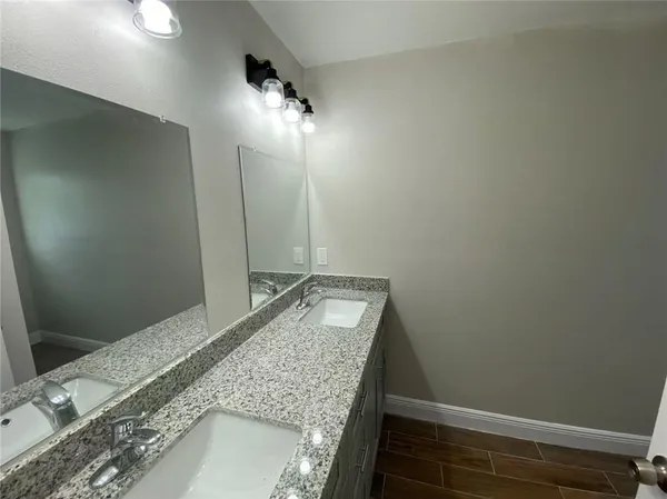 $1,800 | 4612 Majestic Oaks Drive, New Orleans, LA 70126