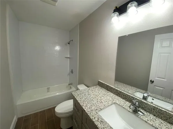 $1,800 | 4612 Majestic Oaks Drive, New Orleans, LA 70126