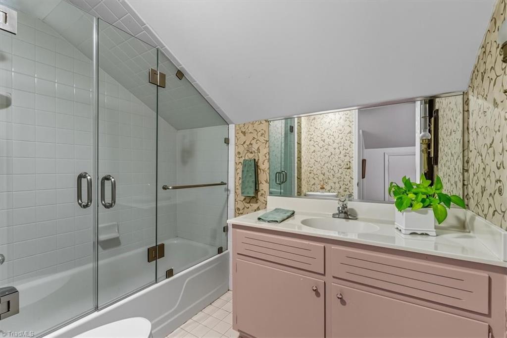 1106 Hammel Road Greensboro, NC 27408 - Photo 32 of 43 Second Level Bathroom #3
