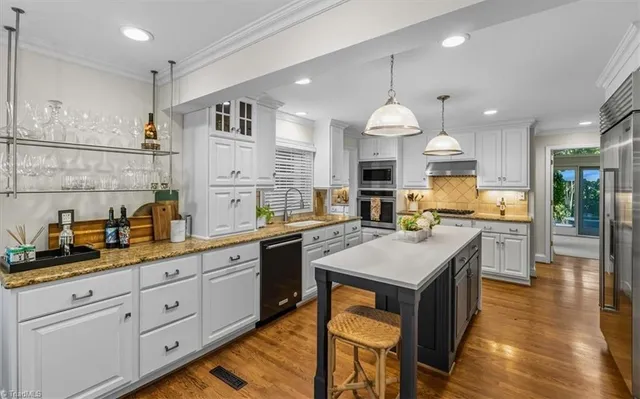 $899,000 | 1106 Hammel Road, Greensboro, NC 27408