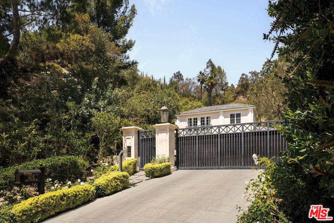 9575 Lime Orchard Road Beverly Hills, CA 90210 - Photo 3 of 49