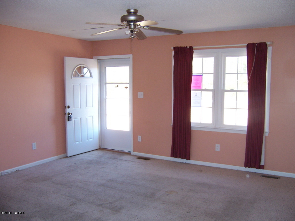 135 Pate Road New Bern, NC 28562 - Photo 3 of 9 living