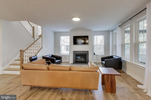 $5,100 | 3897 Hillview Court, Alexandria, VA 22310