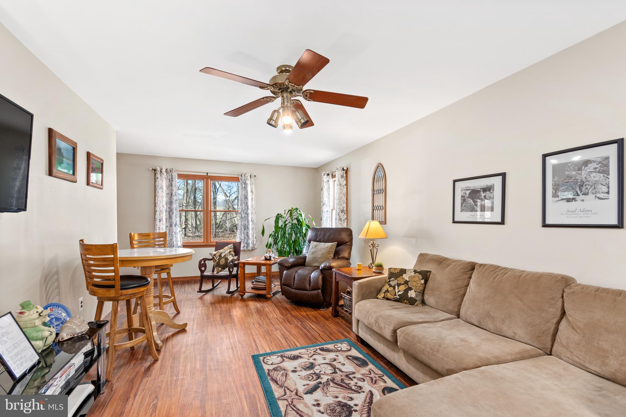 40 W Road Gibbsboro, NJ 08026 - Photo 3 of 28 Living room