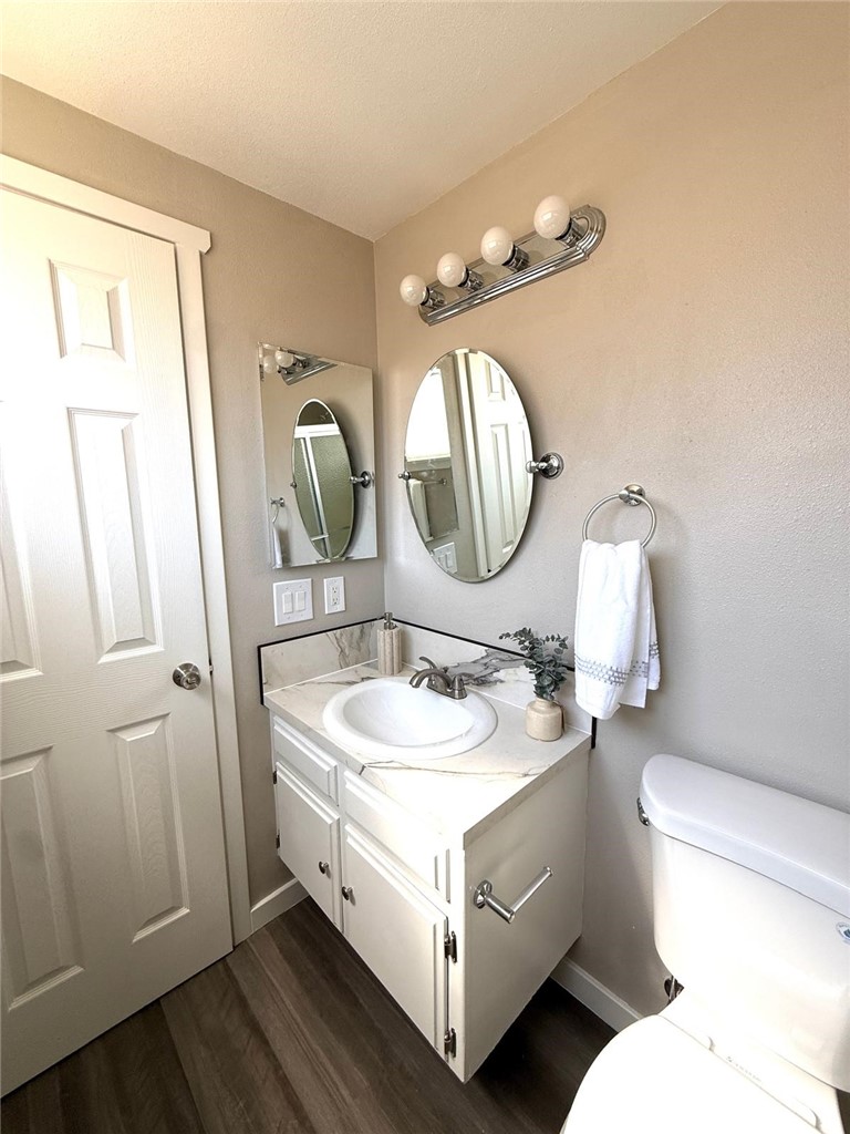 44251 Raysack Avenue Lancaster, CA 93535 - Photo 14 of 24 Master Bathroom