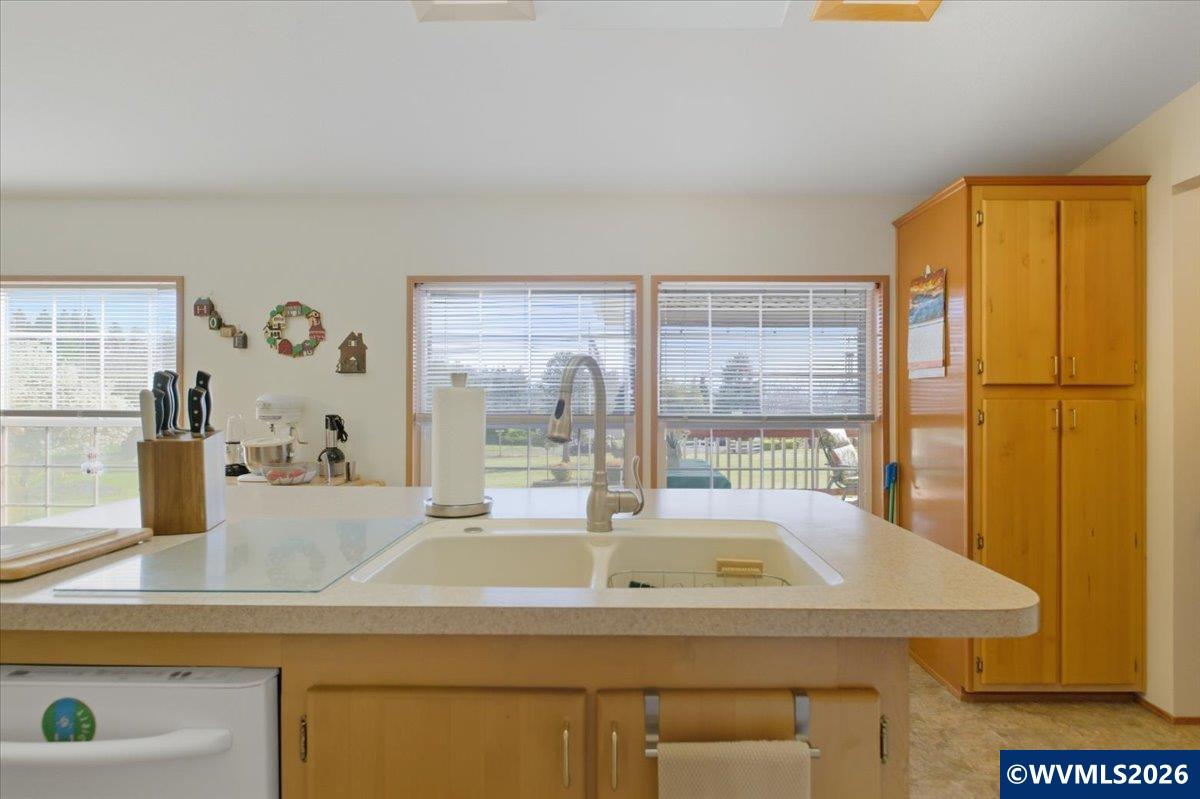 5446 Cutter Court Southeast Salem, OR 97317 - Photo 11 of 50