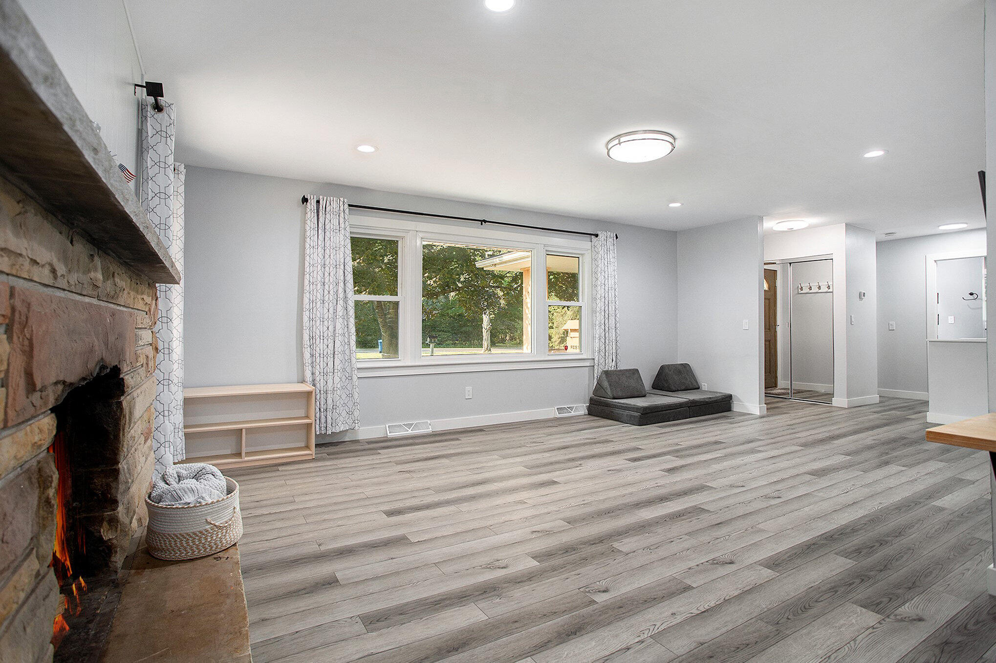 3219 Beckley Road Battle Creek, MI 49015 - Photo 5 of 23 Living Room
