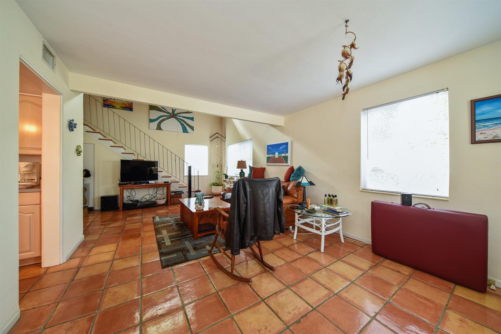 566 David Lane Ocean Ridge, FL 33435 - Photo 15 of 25 North Unit Living room