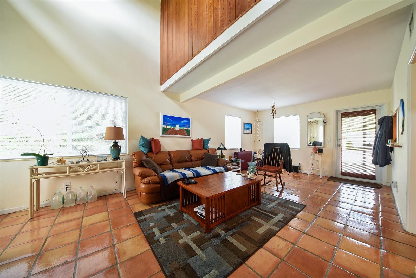 566 David Lane Ocean Ridge, FL 33435 - Photo 16 of 25 North Unit Entrance