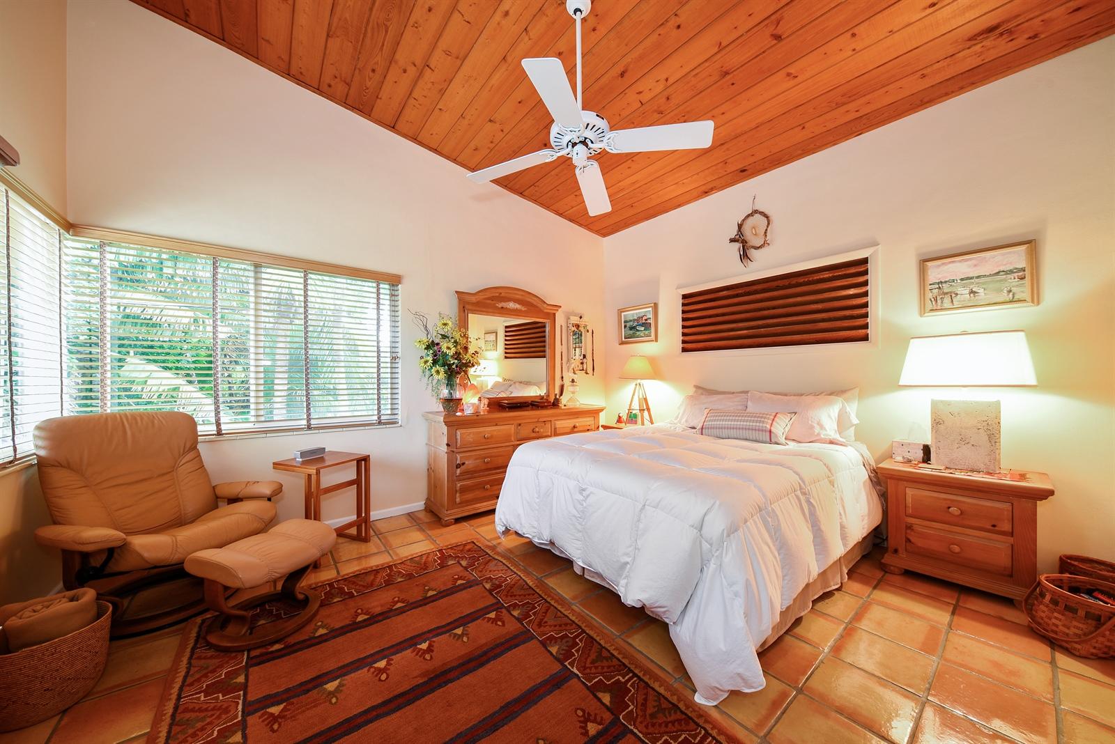 566 David Lane Ocean Ridge, FL 33435 - Photo 8 of 25 South Unit Master