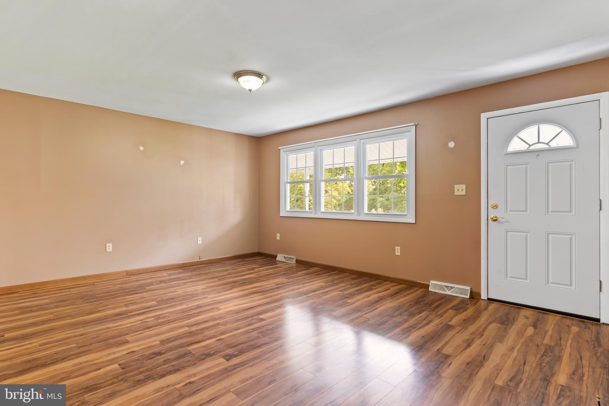 786 Creek Road Carlisle, PA 17015 - Photo 2 of 27 Gallery Image 2