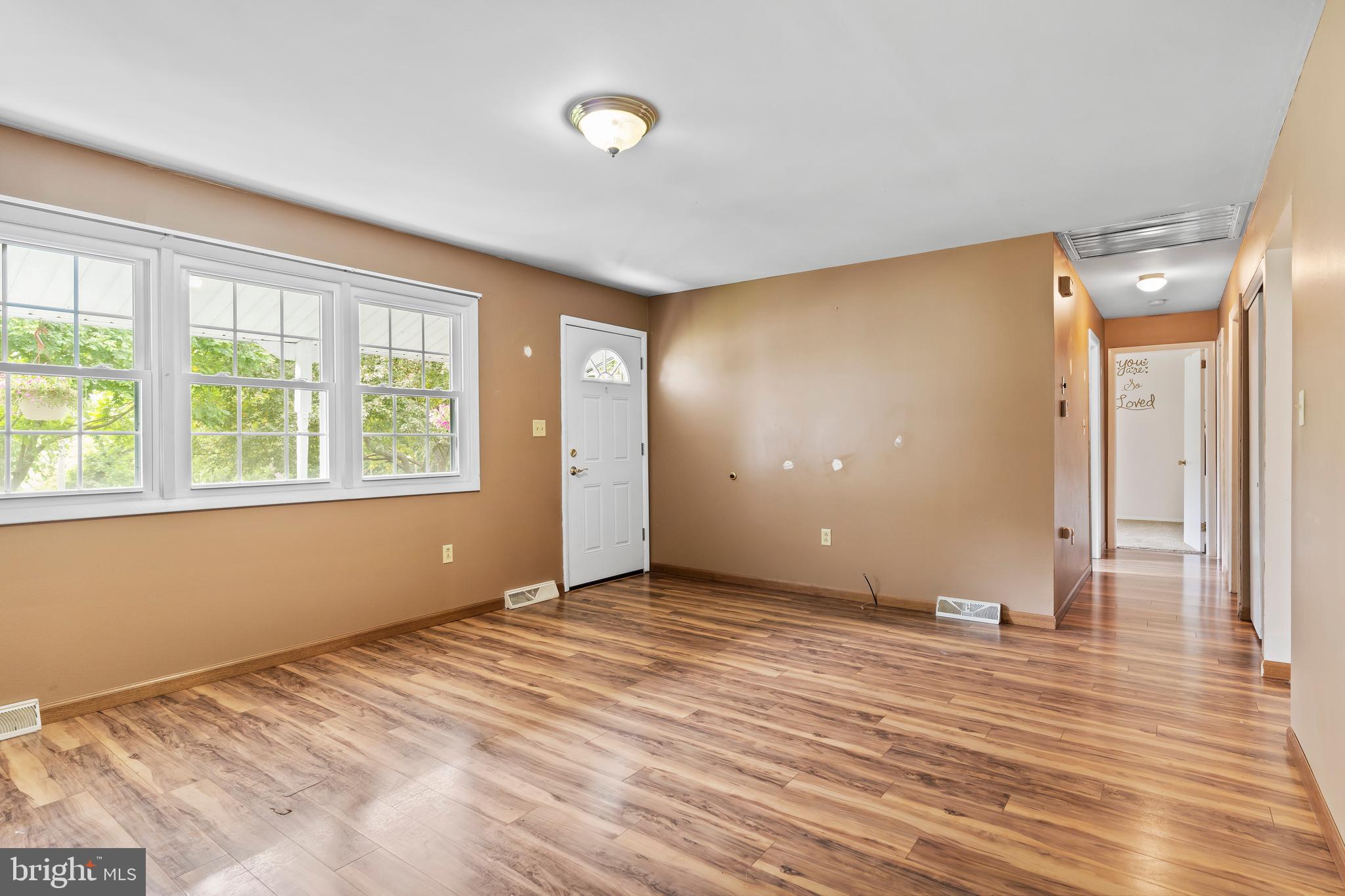 786 Creek Road Carlisle, PA 17015 - Photo 4 of 27 Gallery Image 4