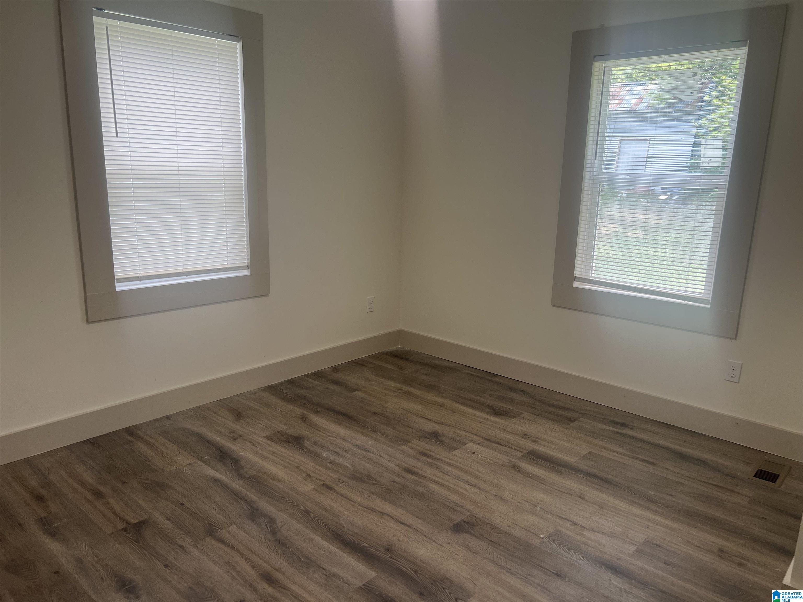 3733 Maple Avenue Southwest Birmingham, AL 35221 - Photo 5 of 14