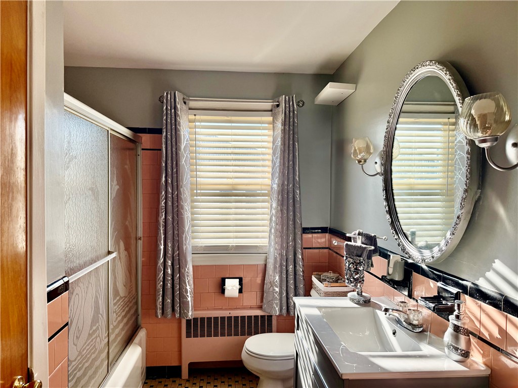 327 Rhode Island Avenue Pawtucket, RI 02860 - Photo 12 of 27