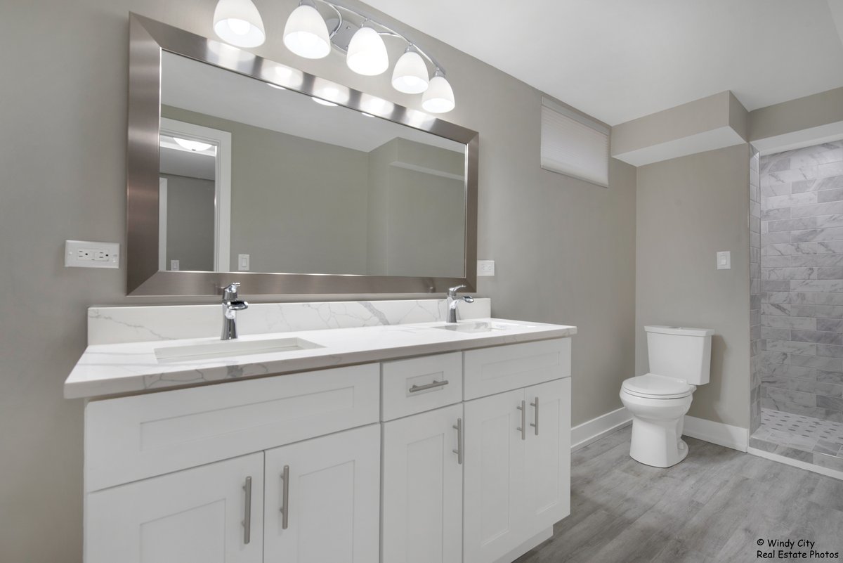 1555 Willow Road Lake Forest, IL 60045 - Photo 8 of 12 Gallery Image 8