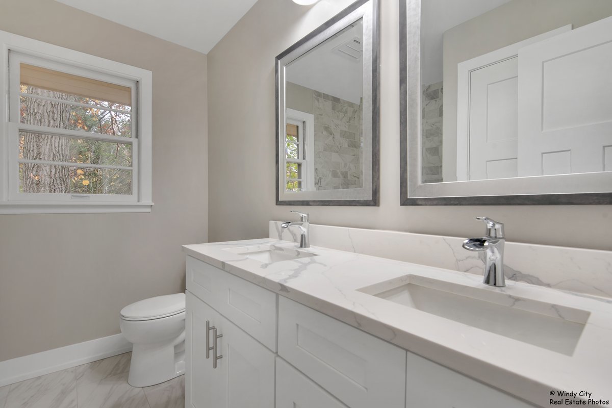 1555 Willow Road Lake Forest, IL 60045 - Photo 9 of 12 Gallery Image 9