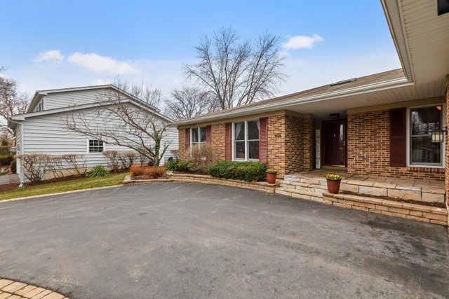 2547 Sun Valley Road Lisle, IL 60532 - Photo 2 of 47