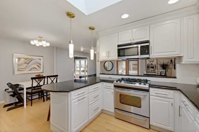 2547 Sun Valley Road Lisle, IL 60532 - Photo 12 of 47