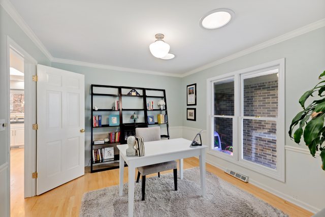 2547 Sun Valley Road Lisle, IL 60532 - Photo 5 of 47