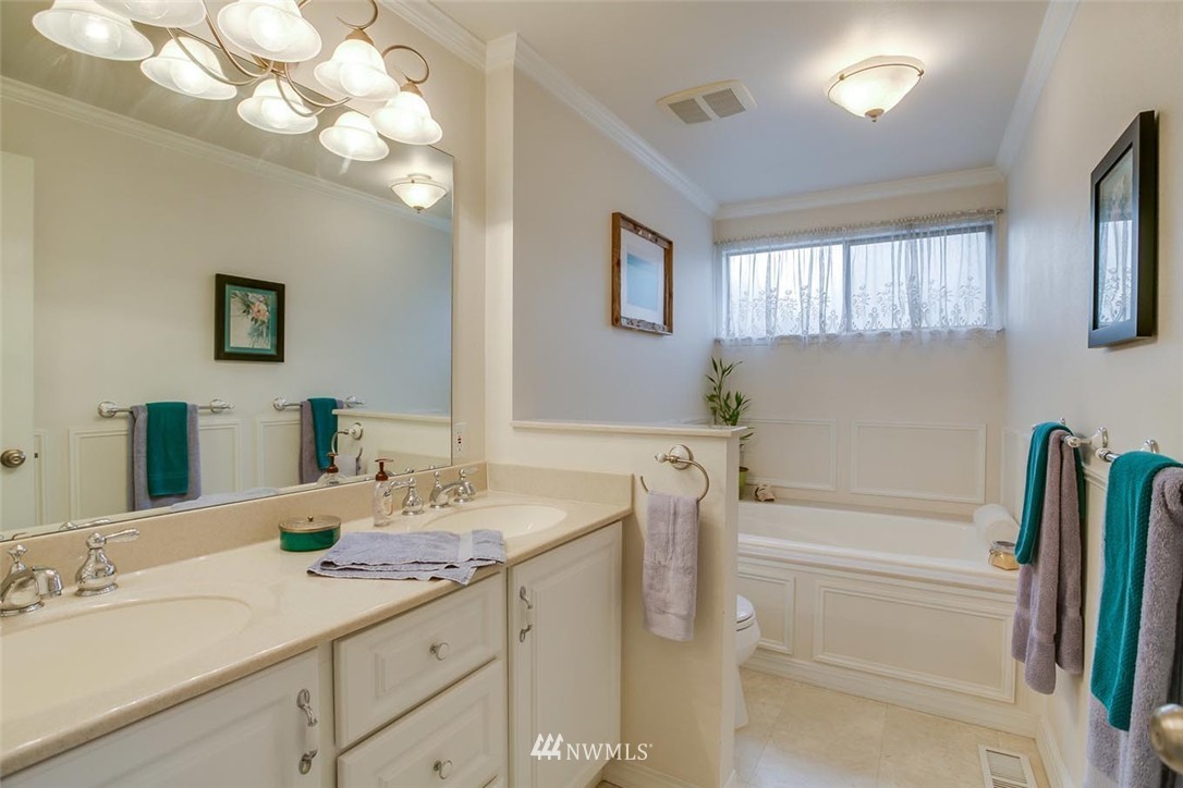 16211 Southeast 166th Court Renton, WA 98058 - Photo 13 of 23 Gallery Image 13