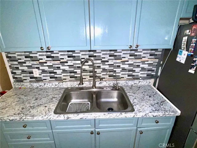 a close view of sink and tap