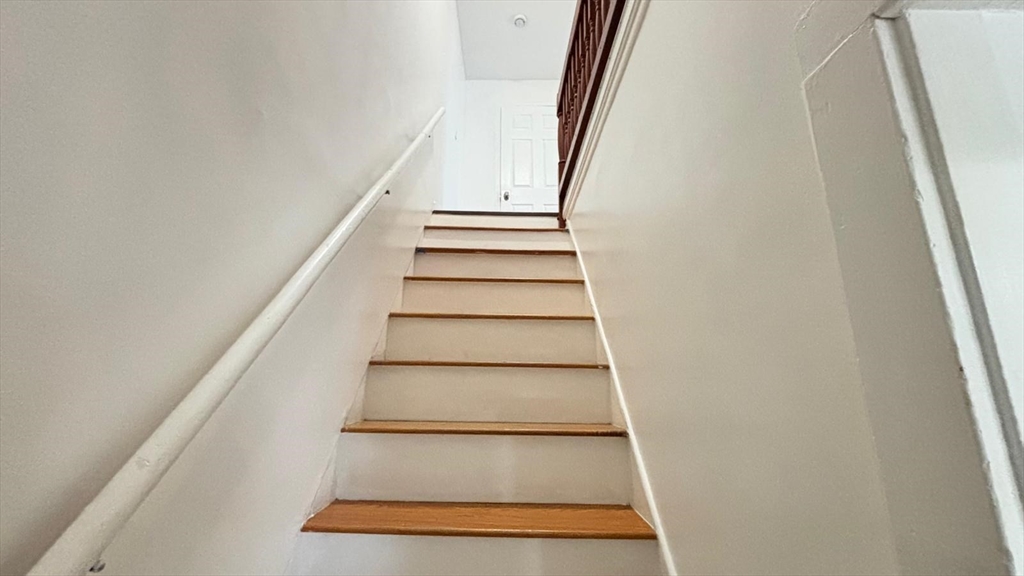 10 Eames Street, Unit B Framingham, MA 01702 - Photo 18 of 24