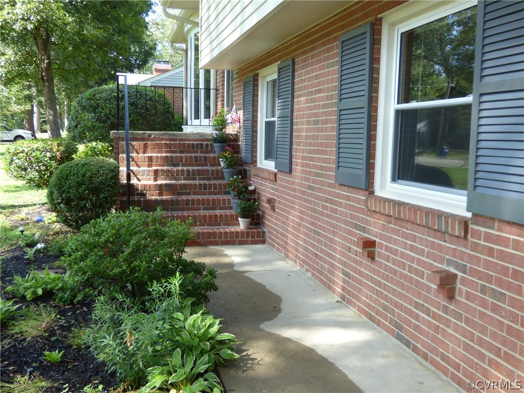 2611 Traymore Road North Chesterfield, VA 23235 - Photo 4 of 26 Gallery Image 4