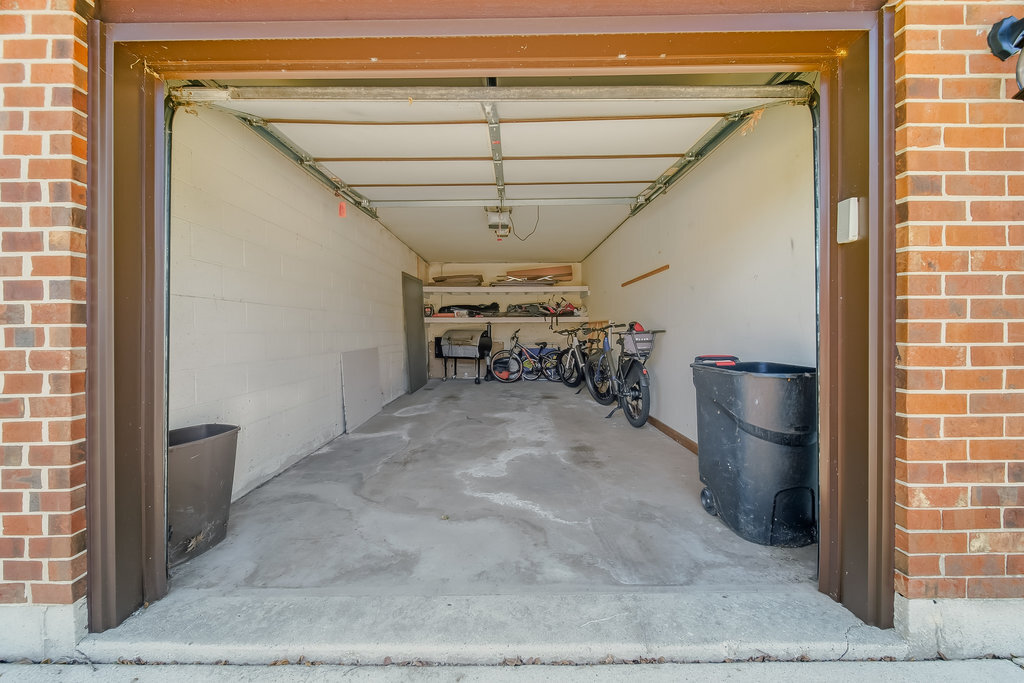 90 Golfview Lane, Unit D Frankfort, IL 60423 - Photo 27 of 27 a view of a storage room