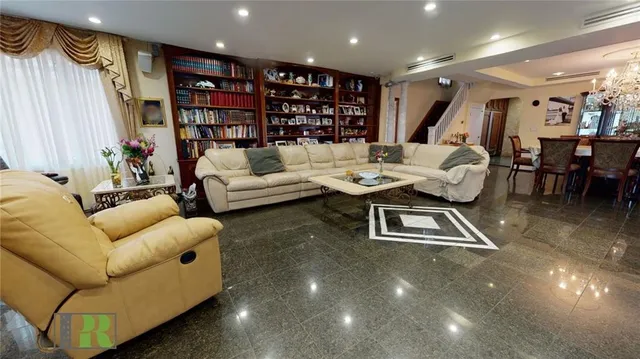 $2,195,000 | 2112 Avenue L | Nottingham