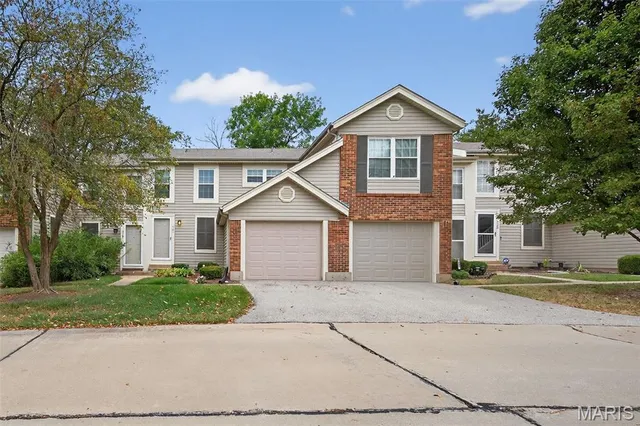 $200,000 | 721 Sugar Glen Drive, Unit 3, St. Peters, MO 63376