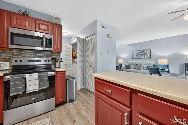 $200,000 | 721 Sugar Glen Drive, Unit 3, St. Peters, MO 63376