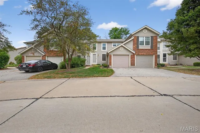 $200,000 | 721 Sugar Glen Drive, Unit 3, St. Peters, MO 63376
