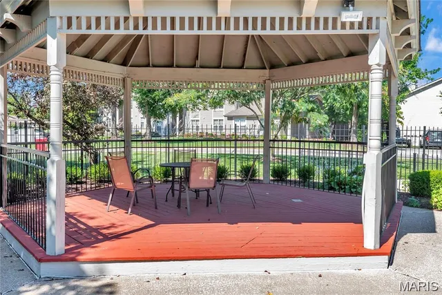 $200,000 | 721 Sugar Glen Drive, Unit 3, St. Peters, MO 63376