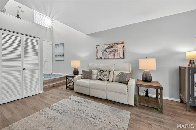 $200,000 | 721 Sugar Glen Drive, Unit 3, St. Peters, MO 63376