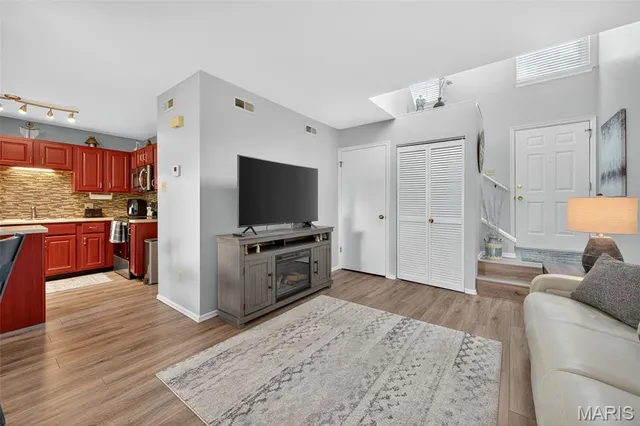 $200,000 | 721 Sugar Glen Drive, Unit 3, St. Peters, MO 63376