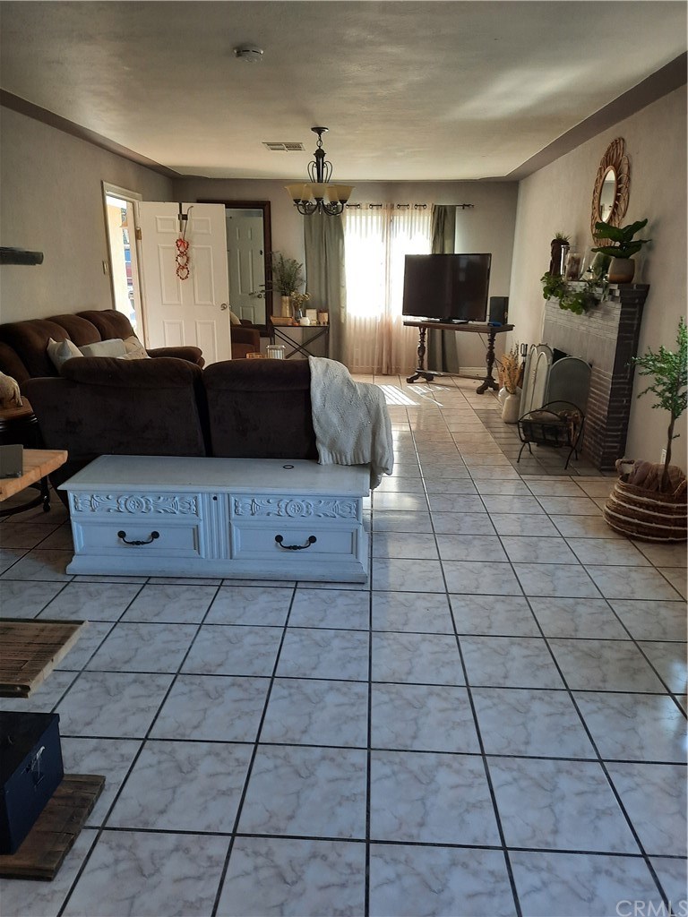 2235 Northbend Street Riverside, CA 92501 - Photo 7 of 15