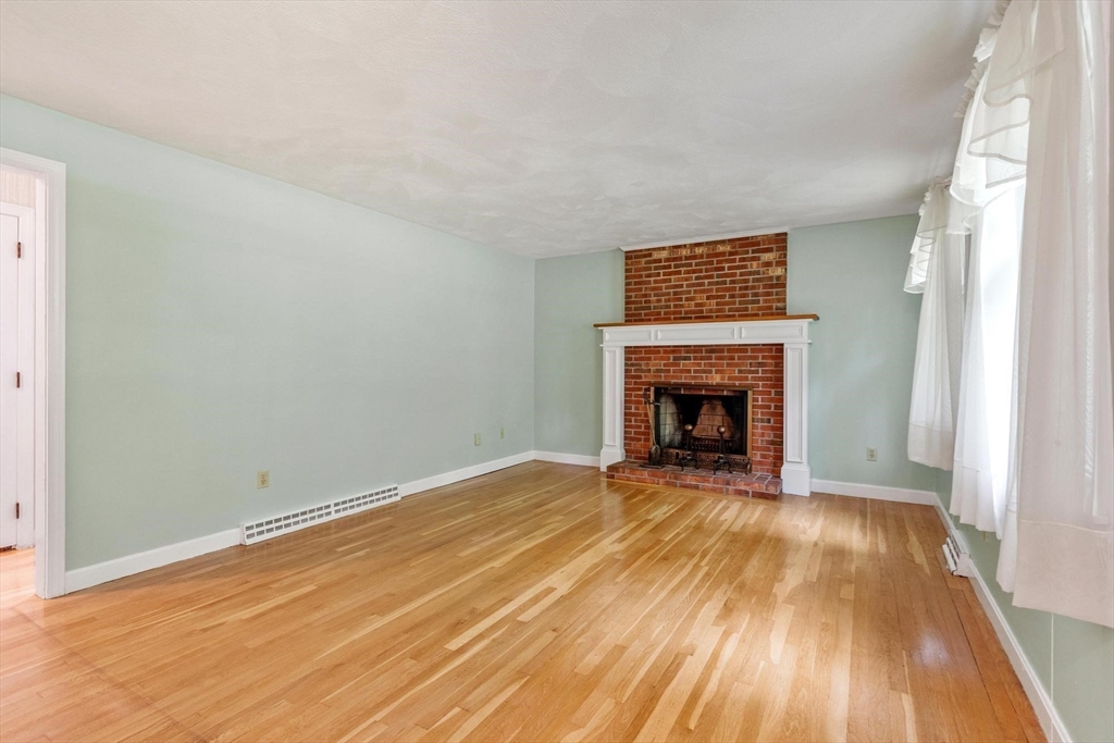 83 Providence Road Westford, MA 01886 - Photo 14 of 41