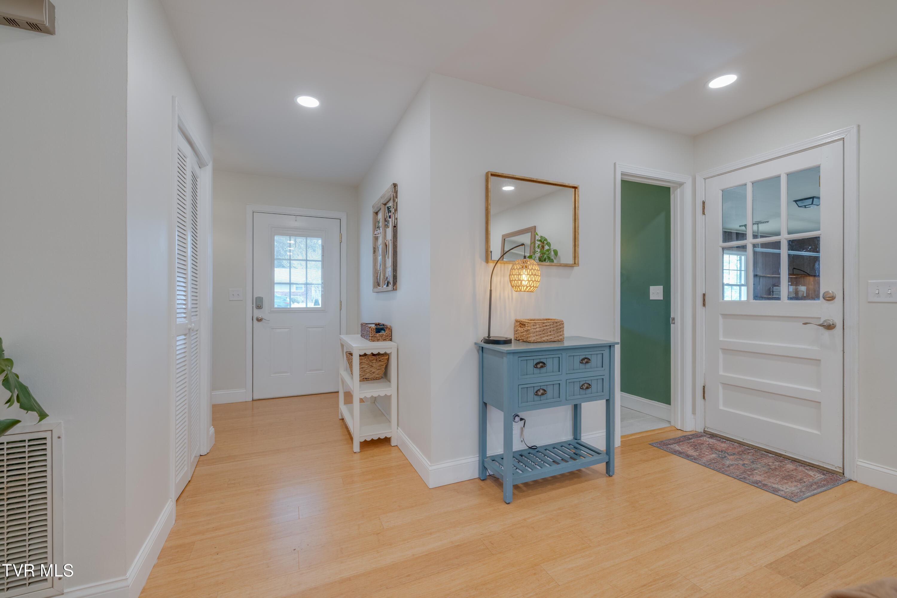 2405 Rambling Road Johnson City, TN 37604 - Photo 8 of 65 008