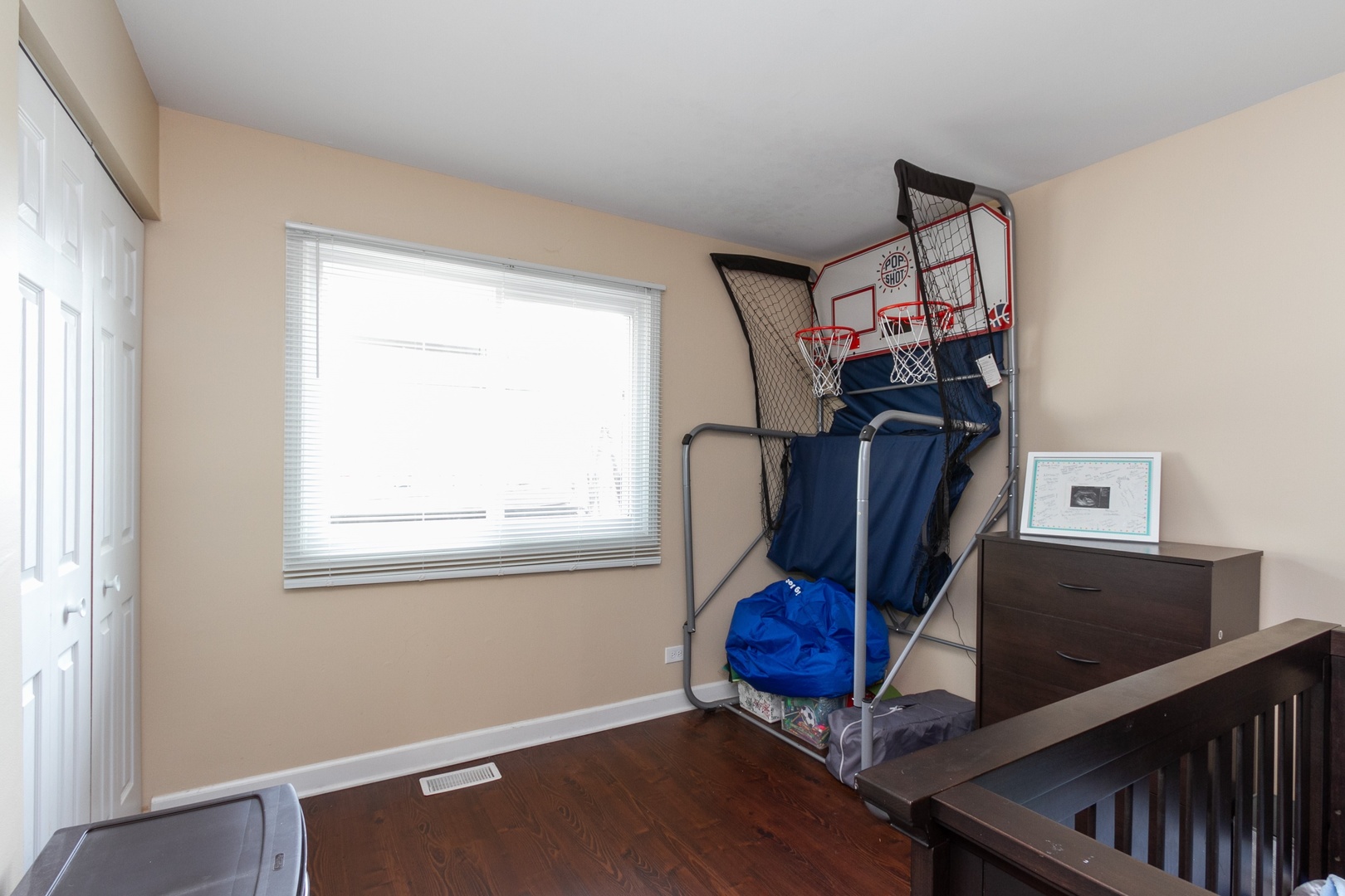 29 Pheasant Road Matteson, IL 60443 - Photo 7 of 10 a view of a livingroom with furniture and workspace