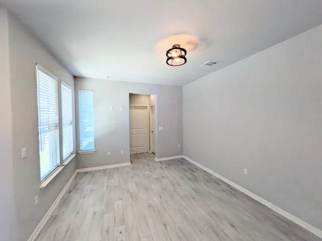 $389,000 | 5705 Baythorne Drive, Austin, TX 78747