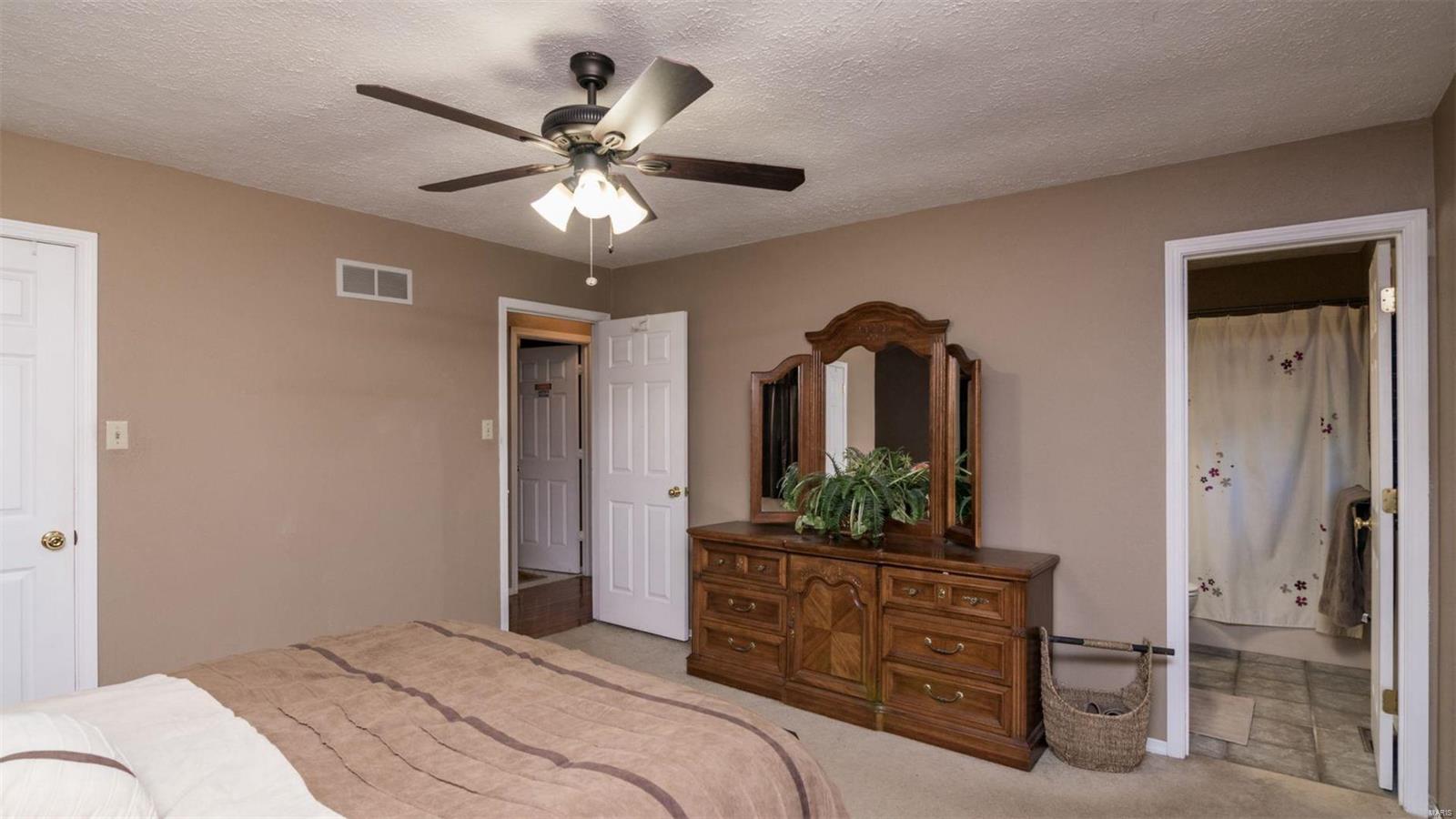 12839 Daiber Road Highland, IL 62249 - Photo 11 of 39 Gallery Image 11