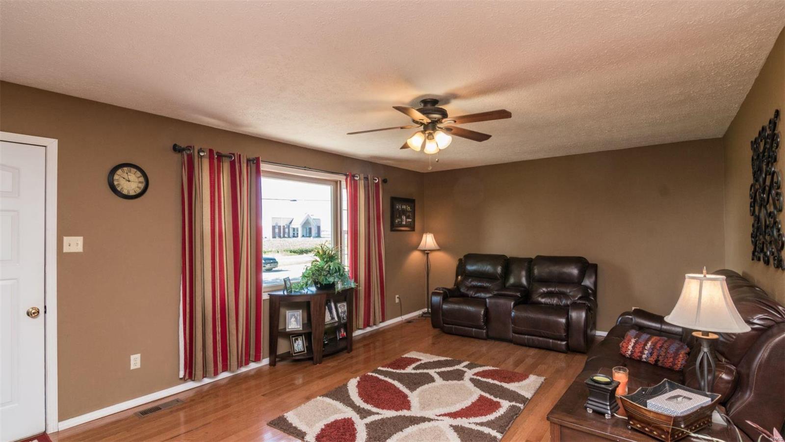 12839 Daiber Road Highland, IL 62249 - Photo 4 of 39 Gallery Image 4