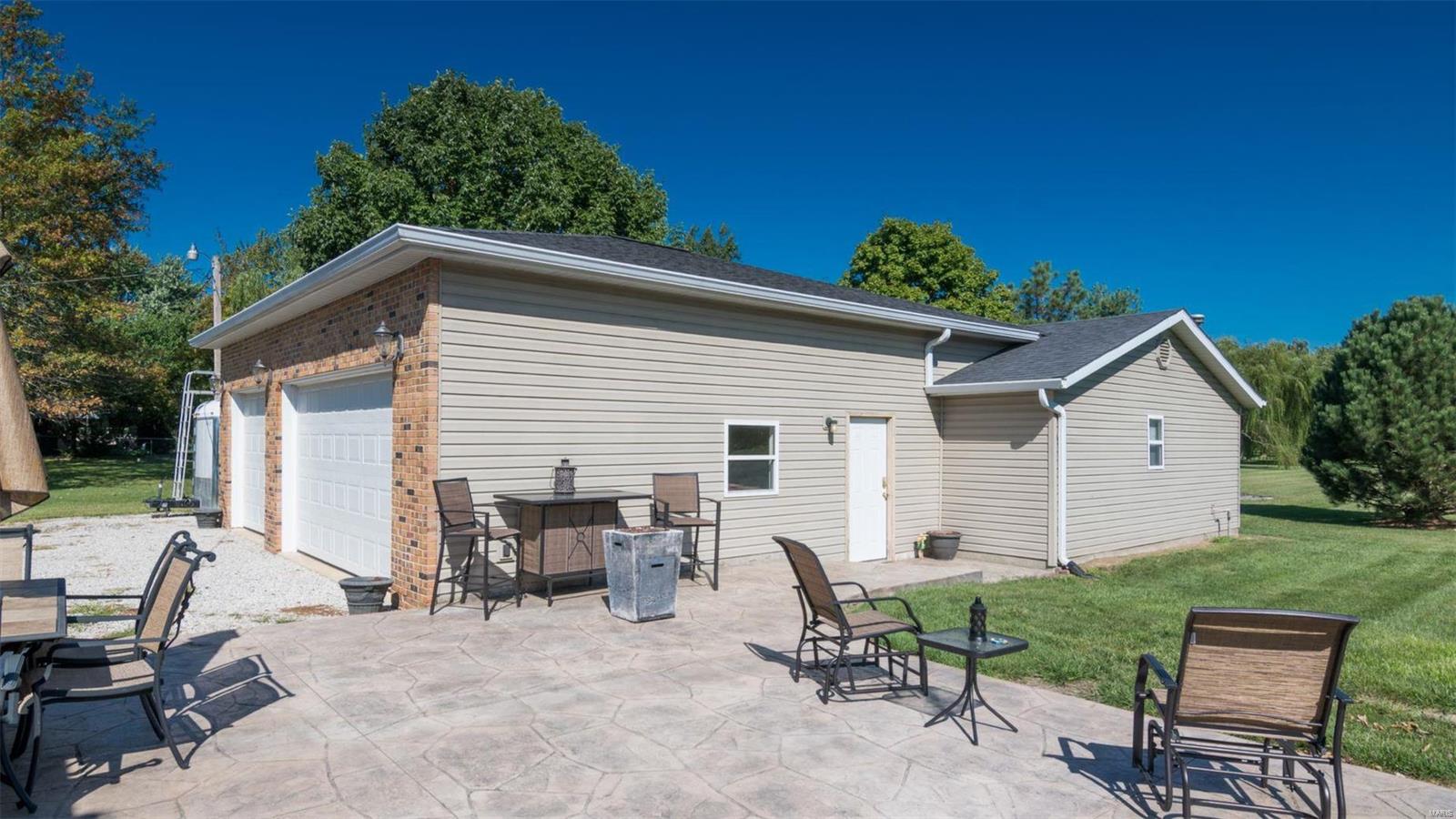 12839 Daiber Road Highland, IL 62249 - Photo 33 of 39 Gallery Image 33