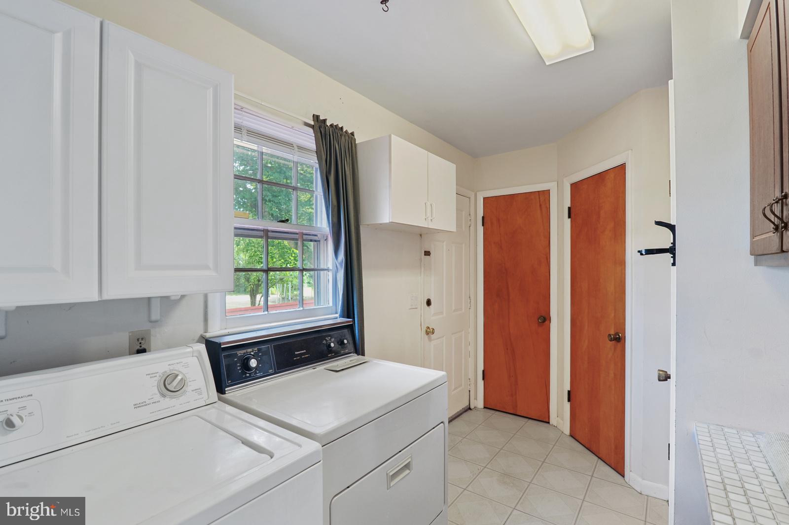 679 Pickering Beach Road Dover, DE 19901 - Photo 18 of 30 Laundry room