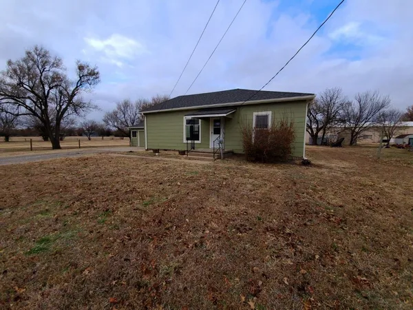 $139,000 | 1015 West 16th Street, Wellington, KS 67152
