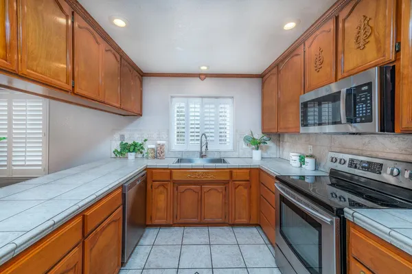 $465,000 | 2820 Finlandia Avenue, Modesto, CA 95358