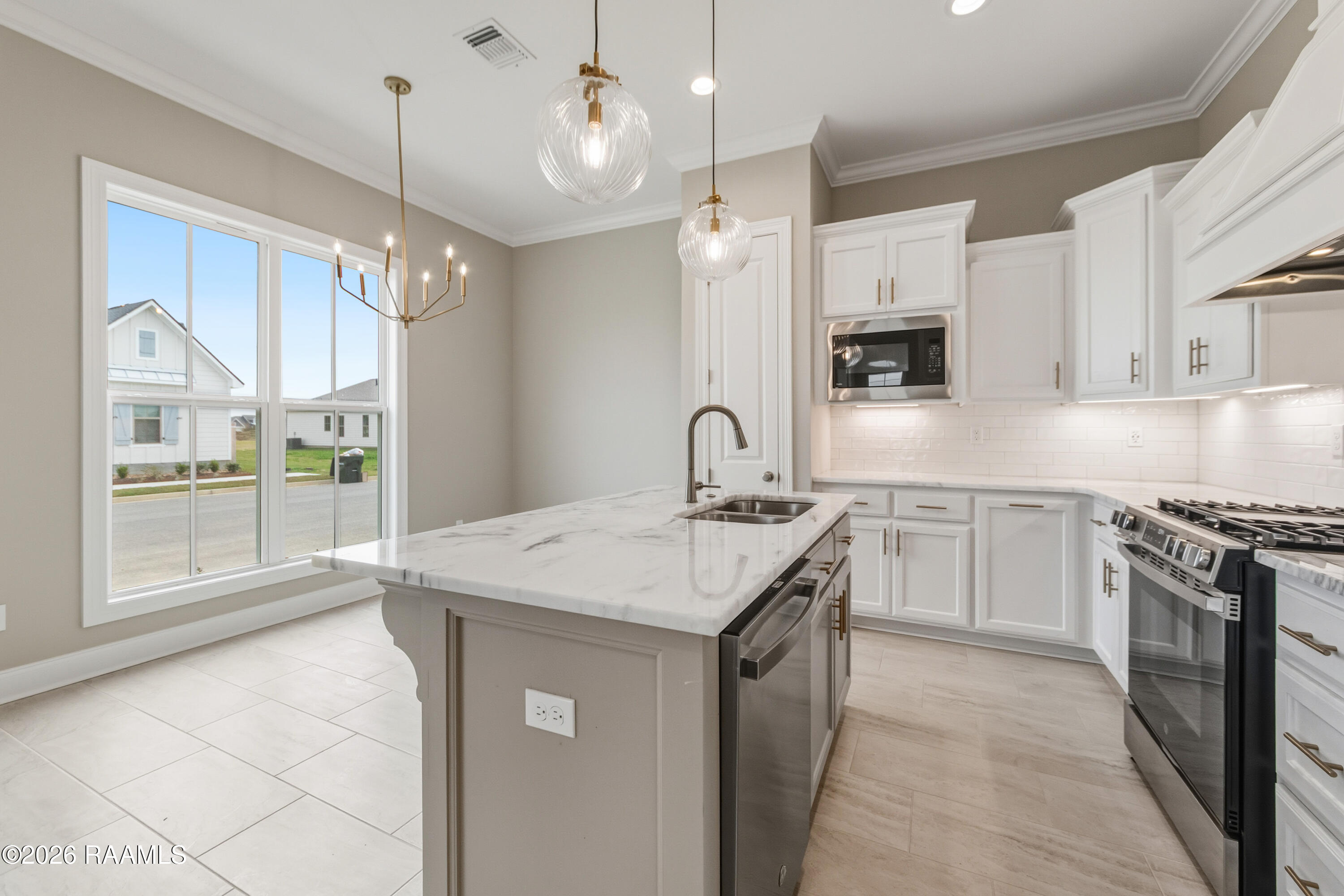 204 Keystone Drive Scott, LA 70583 - Photo 6 of 26 204 Keystone Drive-23